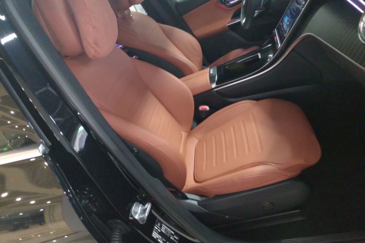 Used Mercedes-Benz GLC 2023 Refreshed GLC 300 L 4MATIC Dynamic Edition 5 Seats
