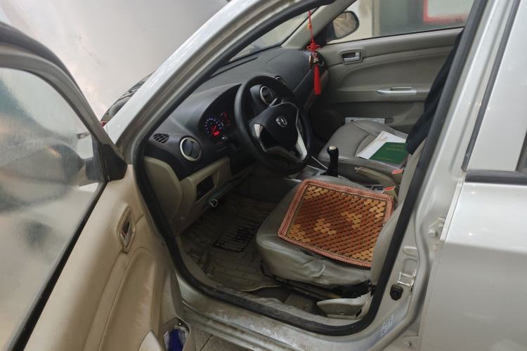 Used CHANGAN Alsvin V3 2012 1.3L Manual Luxury Version China IV Standard Driver Seat