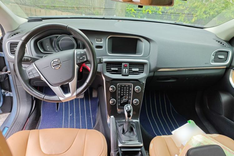 Used Volvo V40 2017 T3 Zhiyi Edition