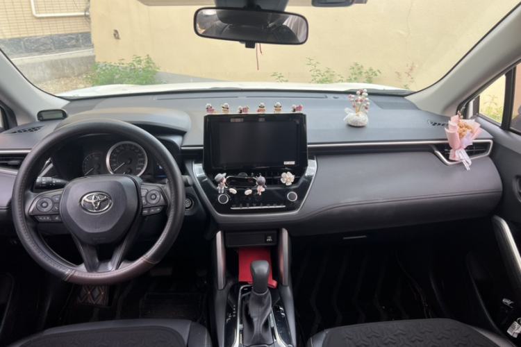 Used Toyota Corolla Cross 2022 2.0L Elite Edition Interior 3