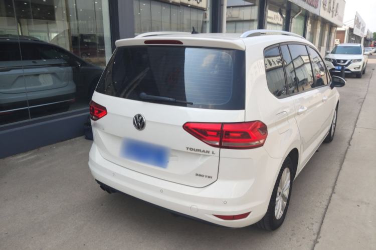 Used Volkswagen Touran 2018 Volkswagen Touran L 280TSI DSG Comfort Edition 7 Seats China VI Standard
