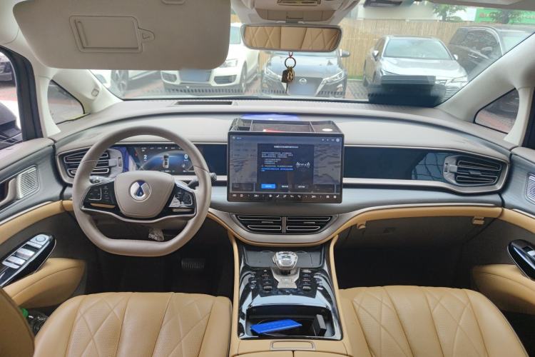 Used Denza D9 2022 DM-i 970 Four-Wheel Drive Prestige Model Center Console