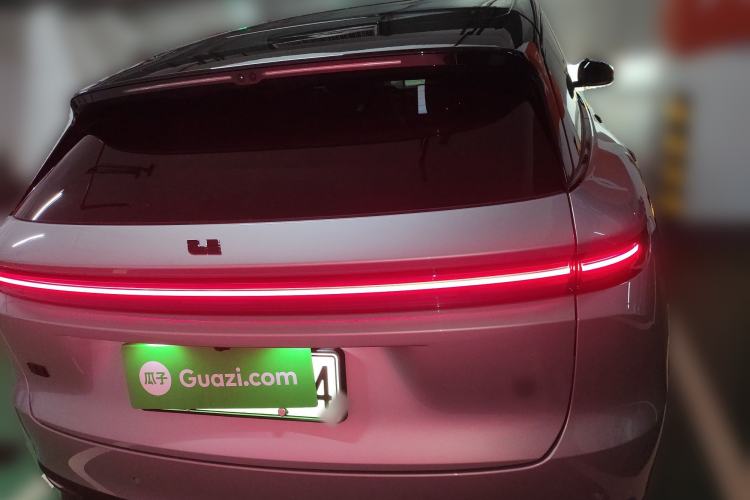 Used Li Auto i6 2025 Model Four-Wheel-Drive Standard Type
