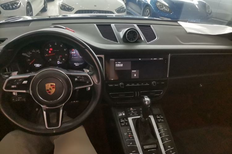 Used Porsche Macan 2018 Macan 2.0T Center Console
