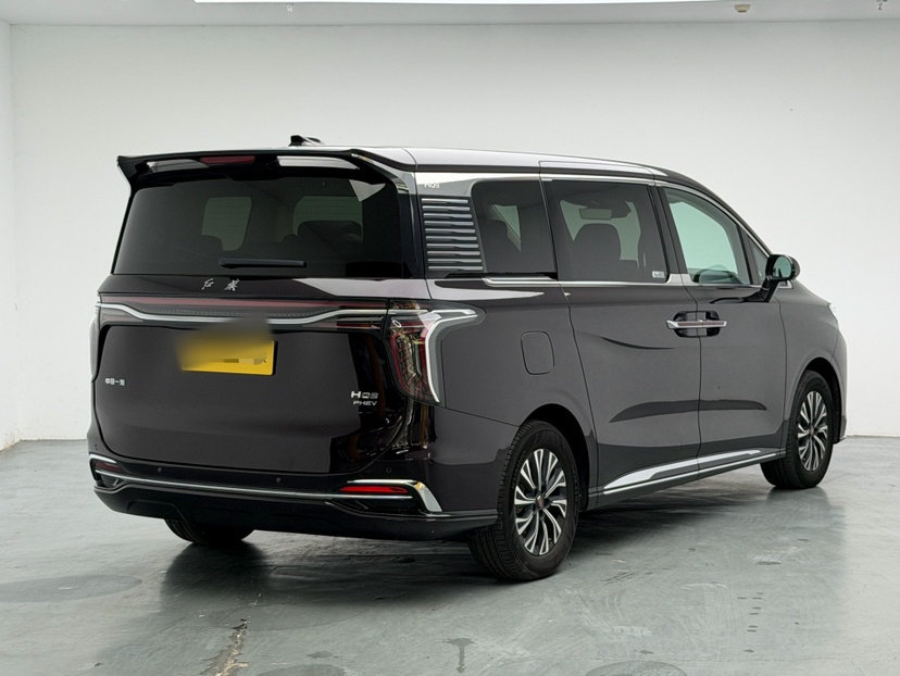 Hongqi HQ9 PHEV 2024 2.0T Four-Wheel Drive Luxury Edition — снимка 15