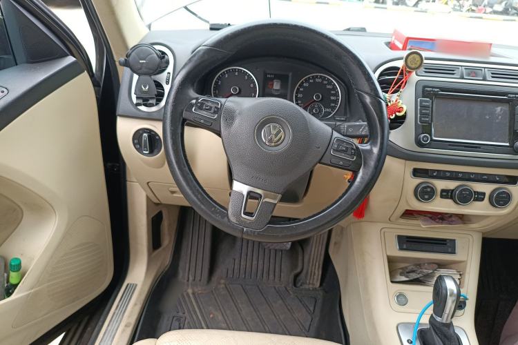 Used Volkswagen Tiguan 2015 1.8TSI Automatic Two-Wheel Drive Luxury Model Steering Wheel