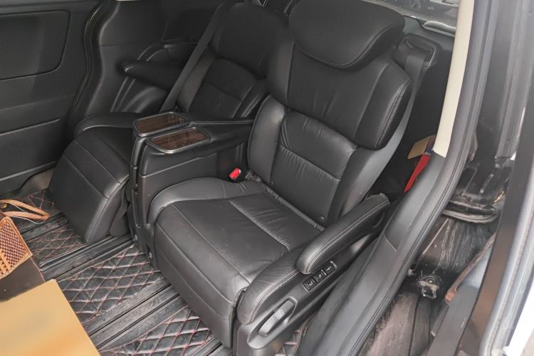 Used Honda Elysion 2016 2.4L Luxury Edition
