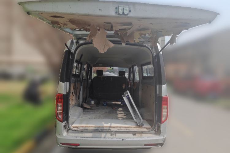 Used CHANGAN KUAYUE Xing V3 2023 1.5L Gasoline Standard Model 6-Seater Passenger Vehicle
