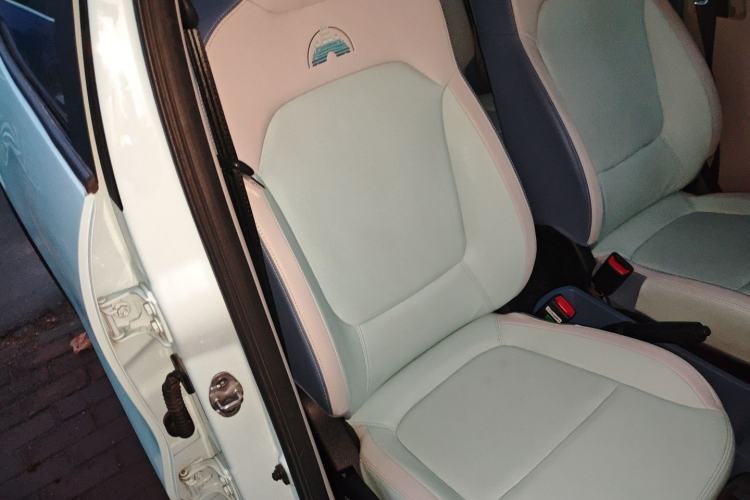 Used Dongfeng NAMMI BOX 2022 Revised Light Wind Edition 201 km Standard Version
