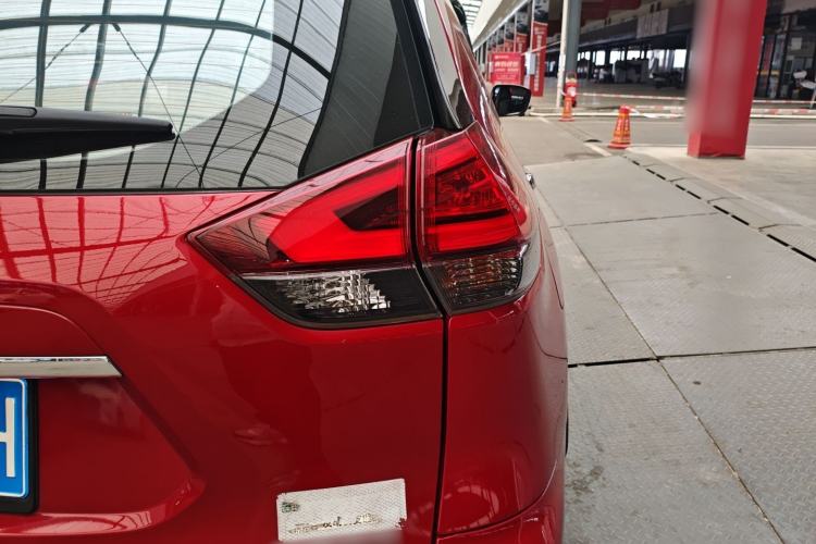 Used Nissan X-Trail 2019 2.0L CVT Smart Connect Comfort Edition 2WD Exterior 3