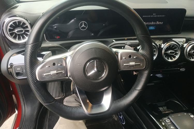 Used Mercedes-Benz A-Class 2020 Restyled A 200 L Sport Sedan Fashion Version Steering Wheel
