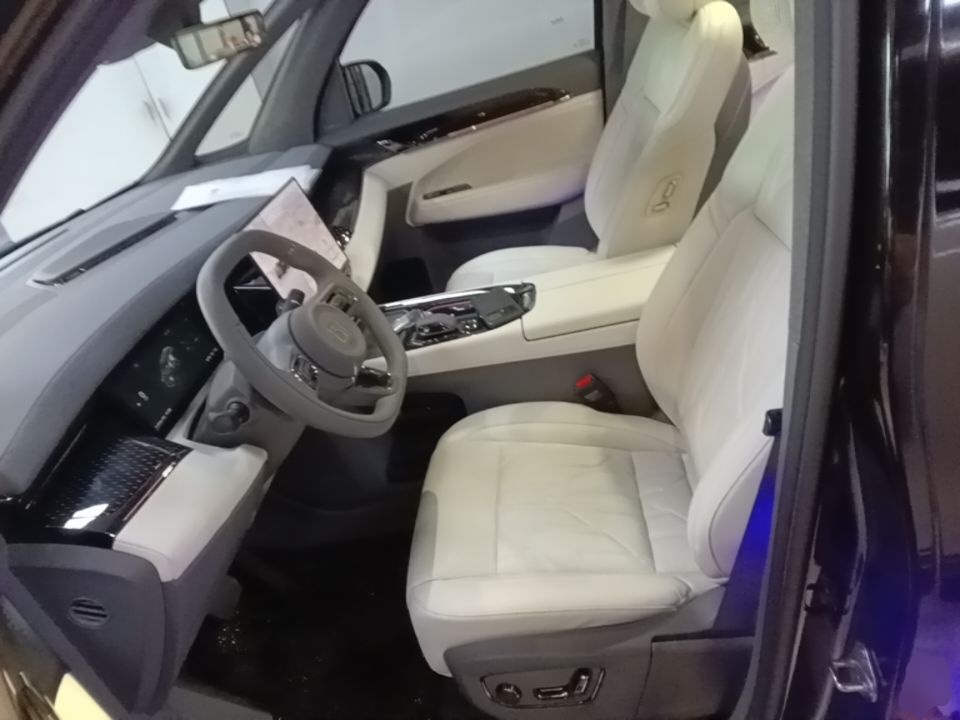 Zeekr 009 2024 Six-Seat Executive Version 4WD 108 kWh — снимка 17