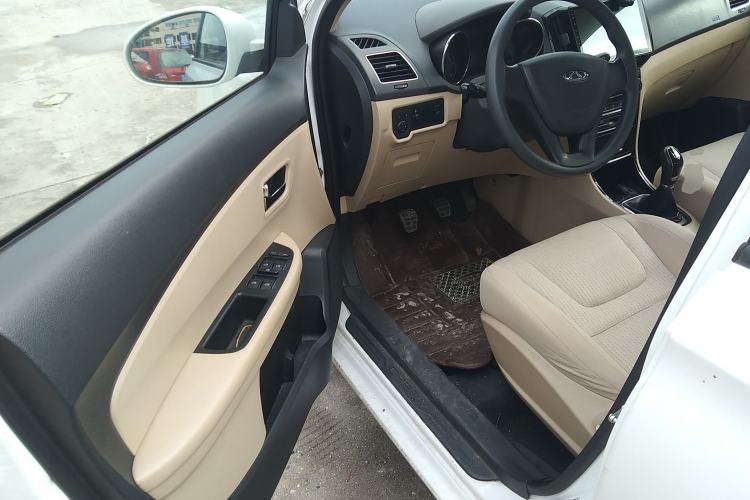 Used Chery E3 2015 1.5L Manual Fashion Model Driver Seat