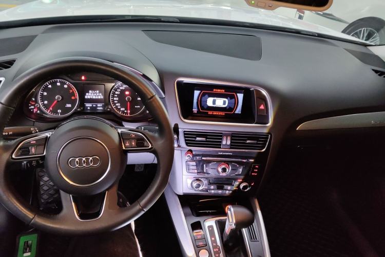 Used Audi Q5 2017 Plus 40 TFSI Technology Model
