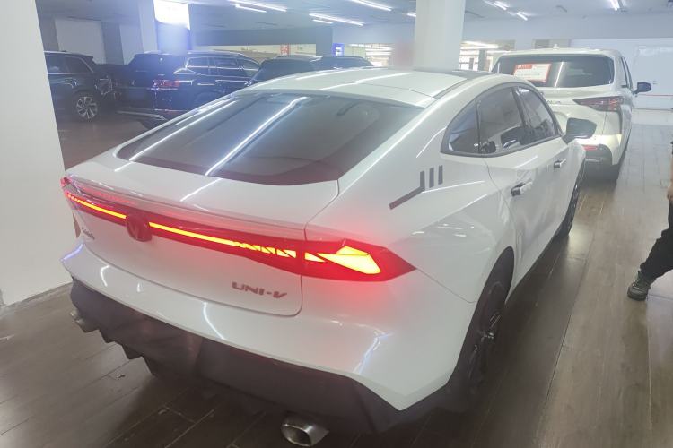 Used CHANGAN UNI-V 2023 1.5T Prestige Model
