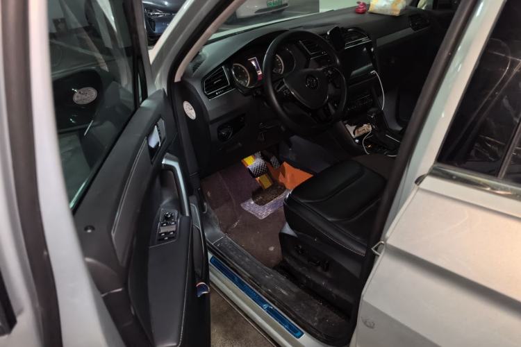 Used Volkswagen Tiguan L 2019 330TSI Automatic Two-Wheel Drive Smart Luxury Version China VI Standard Driver Seat