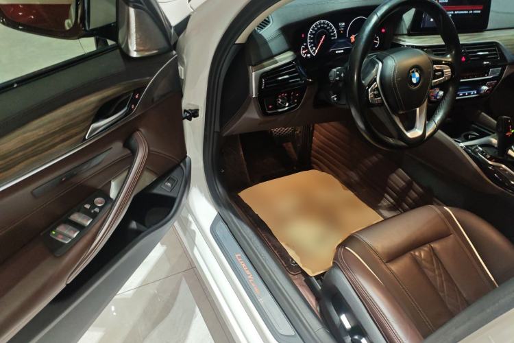 Used BMW 5 Series 2019 Facelifted 530Li Luxury Edition Premium Package
