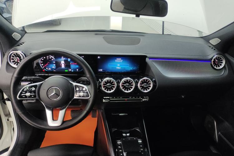 Used Mercedes-Benz EQA 2023-Year Restyled EQA 260 Center Console