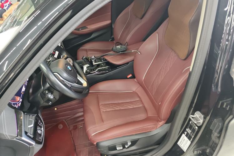 Used BMW 5 Series 2022 Second Facelift 525Li Luxury Package Left Front Seat