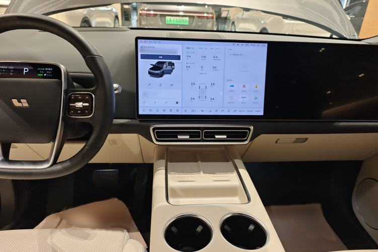 Used Li Auto L8 2024 Ultra Model
