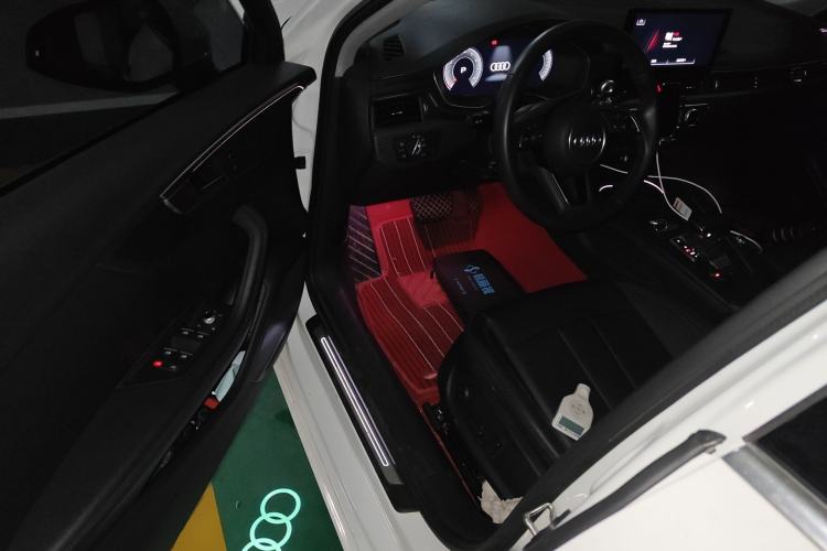 Used Audi A4L 2022 40 TFSI Stylish and Elegant Edition Driver Seat