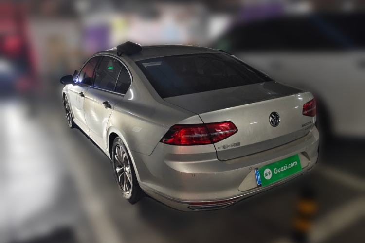 Used Volkswagen Magotan 2018 Facelift 330TSI DSG Luxury Model Rear Left 45 Deg