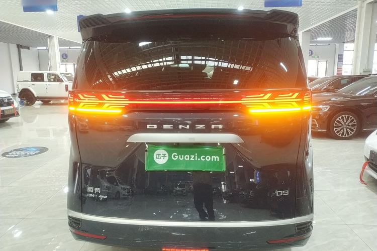 Used Denza D9 2022 DM-i 970 Four-Wheel Drive Prestige Model
