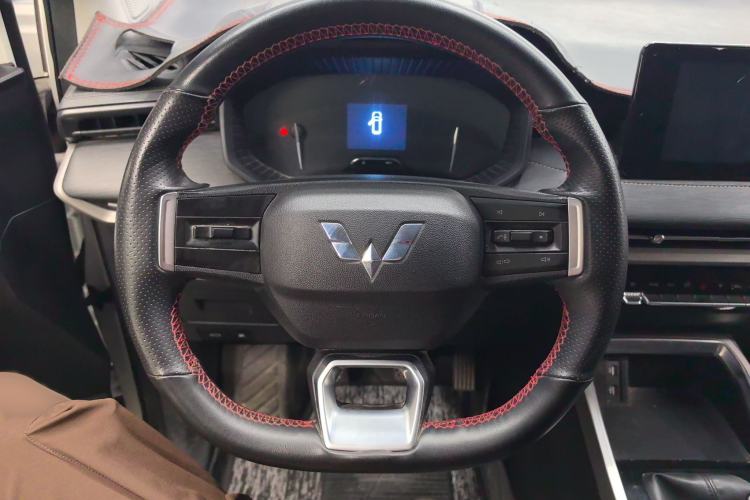 Used Wuling Jiachen 2022 1.5T Manual Comfort & Dynamic Version Steering Wheel