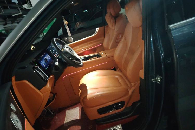 Used Hima AITO M9 2024 Range-Extended Ultra Version 42 kWh 6-Seater Model Left Front Seat