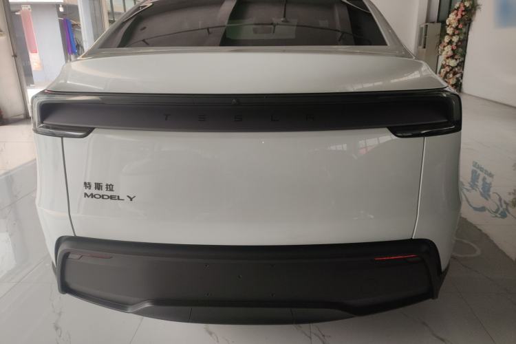 Used Tesla Model Y 2026 Rear-Drive Model Rear