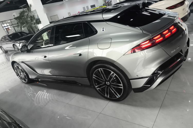 Used Denza Z9 2024 1100 km All-Wheel-Drive Ultra Version
