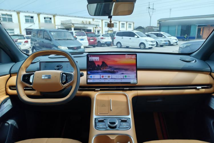 Used Geely Galaxy Xingjian 7 EM-i 2025 120km Exploration+ Version Interior 1