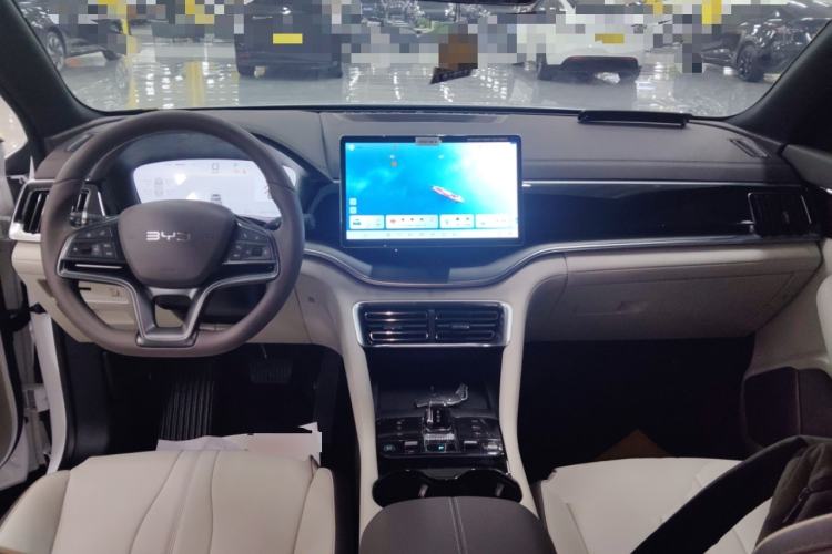 Used BYD Song PLUS New Energy 2025 DM-i 112KM Prestige Model Center Console