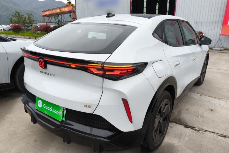 Used Volkswagen ID.UNYX 2024 Pro Long-Range Version Rear Right 45 Deg