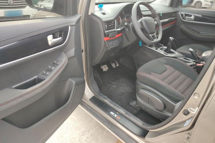 Used FORTHING SX6 2022 1.6L Manual Comfort Model
