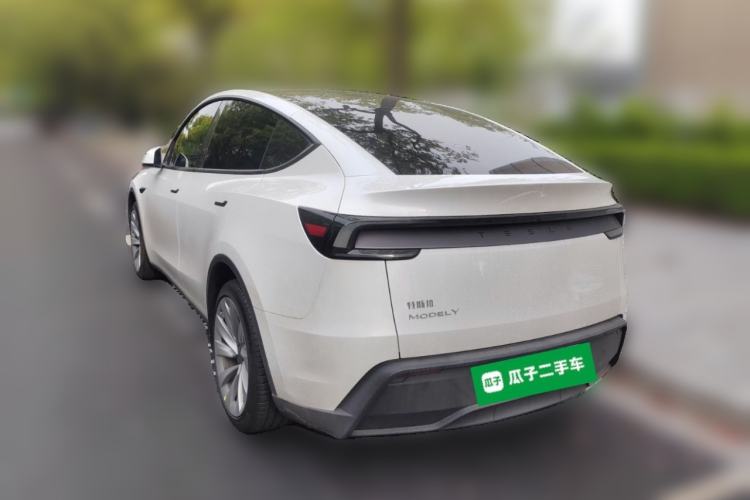 Used Tesla Model Y 2025 Rear-Wheel Drive First Edition Rear Left 45 Deg