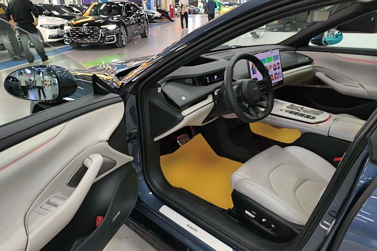 Used Xiaomi Auto SU7 2024 Four-Wheel Drive Ultra-Long Range Advanced Intelligent Driving Max Edition Driver Seat