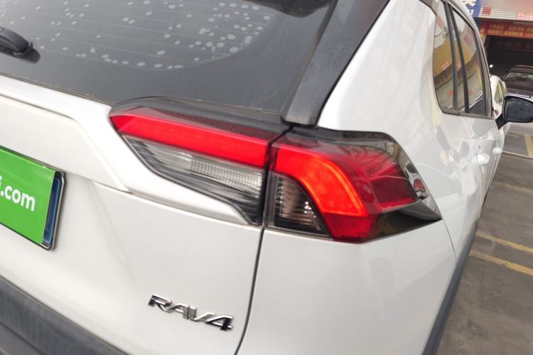 Used Toyota RAV4 2021 2.0L CVT Two-Wheel Drive Fashion Edition