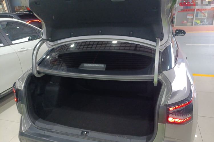 Used Toyota bZ3 2023 517 km Elite PRO Trunk