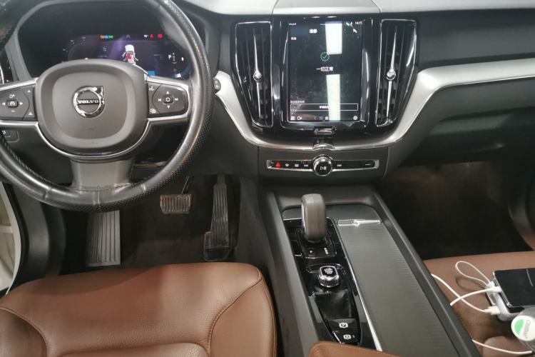 Used Volvo XC60 2022 B5 4x4 Zhiyi Luxury Edition
