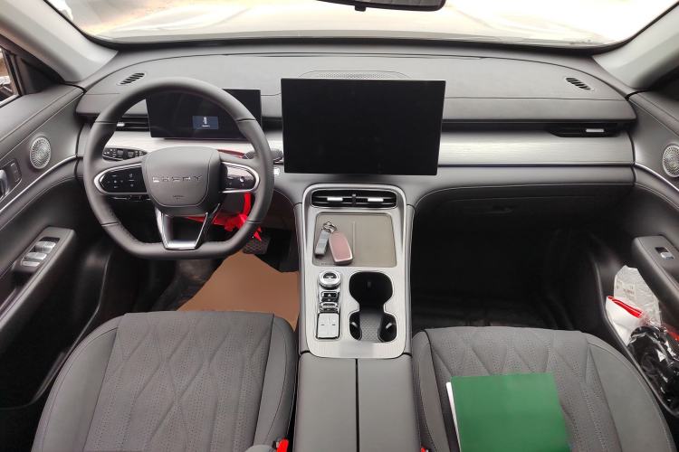 Used Chery Tiggo 8 PLUS 2025 290TGDI DCT Luxury 5-Seater