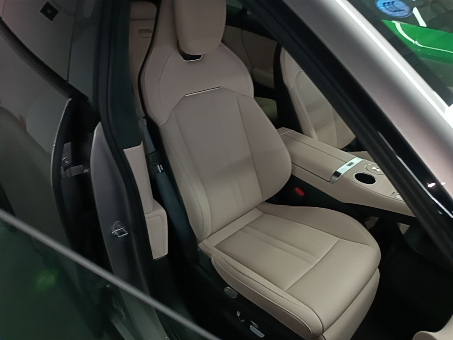 Xiaomi Auto YU7 2025 Ultra-Long Range High-Performance All-Wheel-Drive Max Edition — снимка 19
