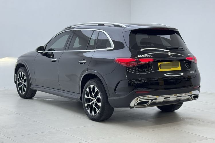 Used Mercedes-Benz GLC 2023 GLC 260 L 4MATIC Luxury Model 5 Seats Exterior 3