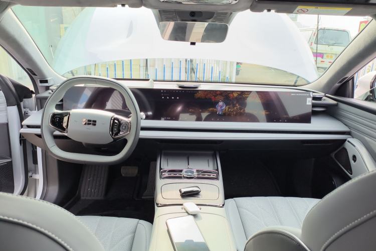 Used Geely Galaxy E8 2025 575 km Exploration Intelligent Driving Edition
