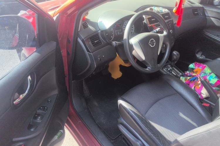 Used Nissan Tiida 2013 1.6L CVT Cool Cafe Edition
