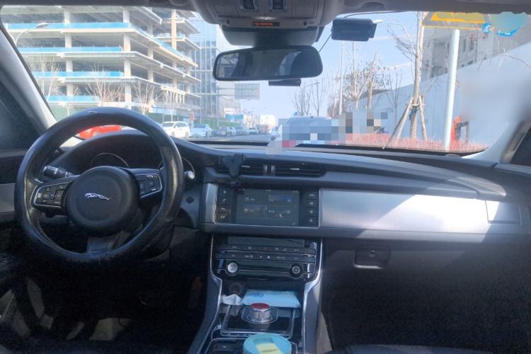 Used Jaguar XF 2016 XF 2.0T Two-Wheel-Drive Luxury Edition