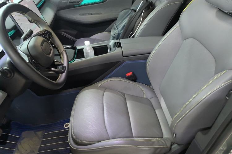 Used Lynk & Co 08 EM-P 2023 245km Ultra-Long Range Halo Left Front Seat