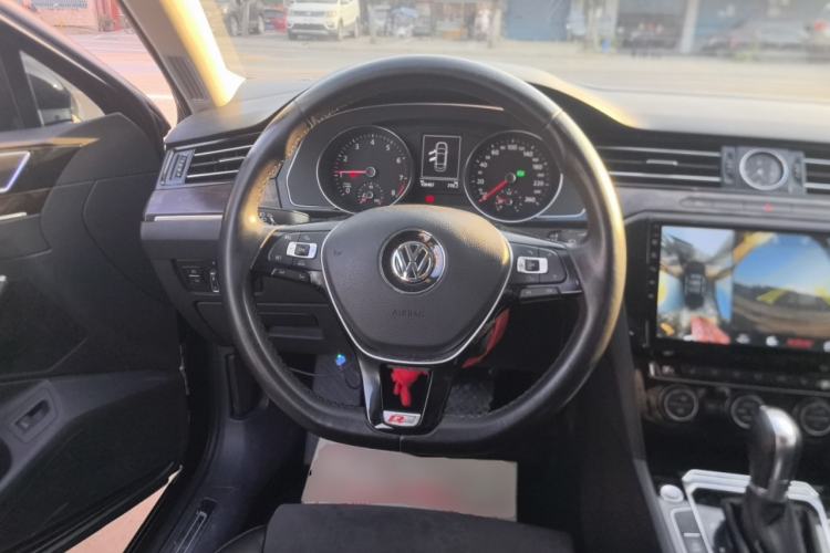 Used Volkswagen Magotan 2017 330TSI DSG Luxury Model
