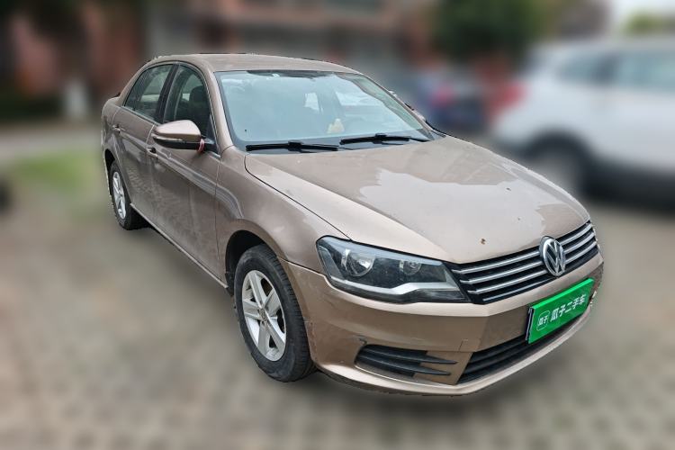 Used Volkswagen Bora 2014 1.6L Manual Fashion Edition Front Right 45 Deg