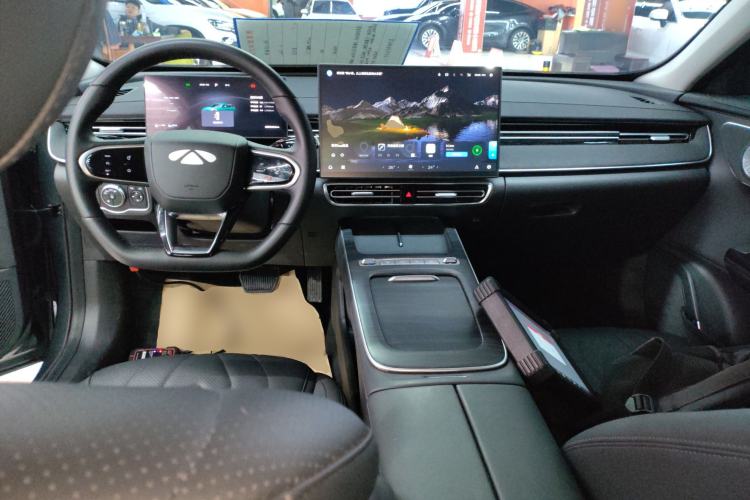 Used Chery Fengyun A8L 2025 1.5 TGDI 145 km Standard Version
